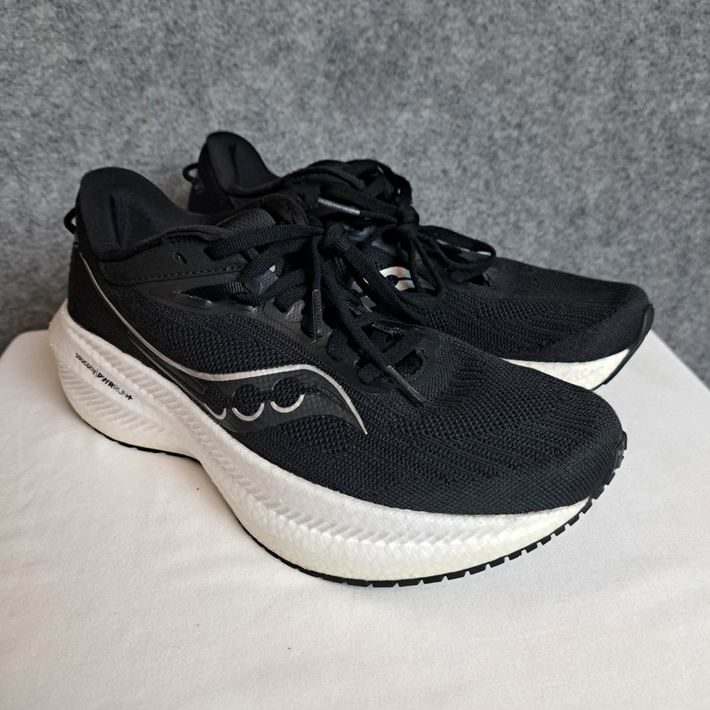 Saucony Triumph 21 Running Shoes Womens Size 7.5 White Black Athletic Sneakers